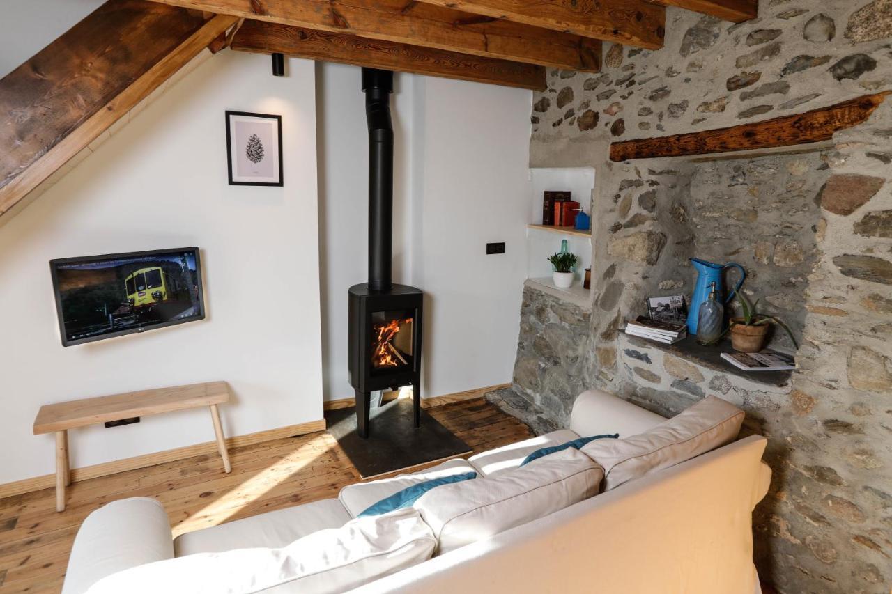 Domaine Agricole Cotze / Casa Rural Enveitg Exteriör bild